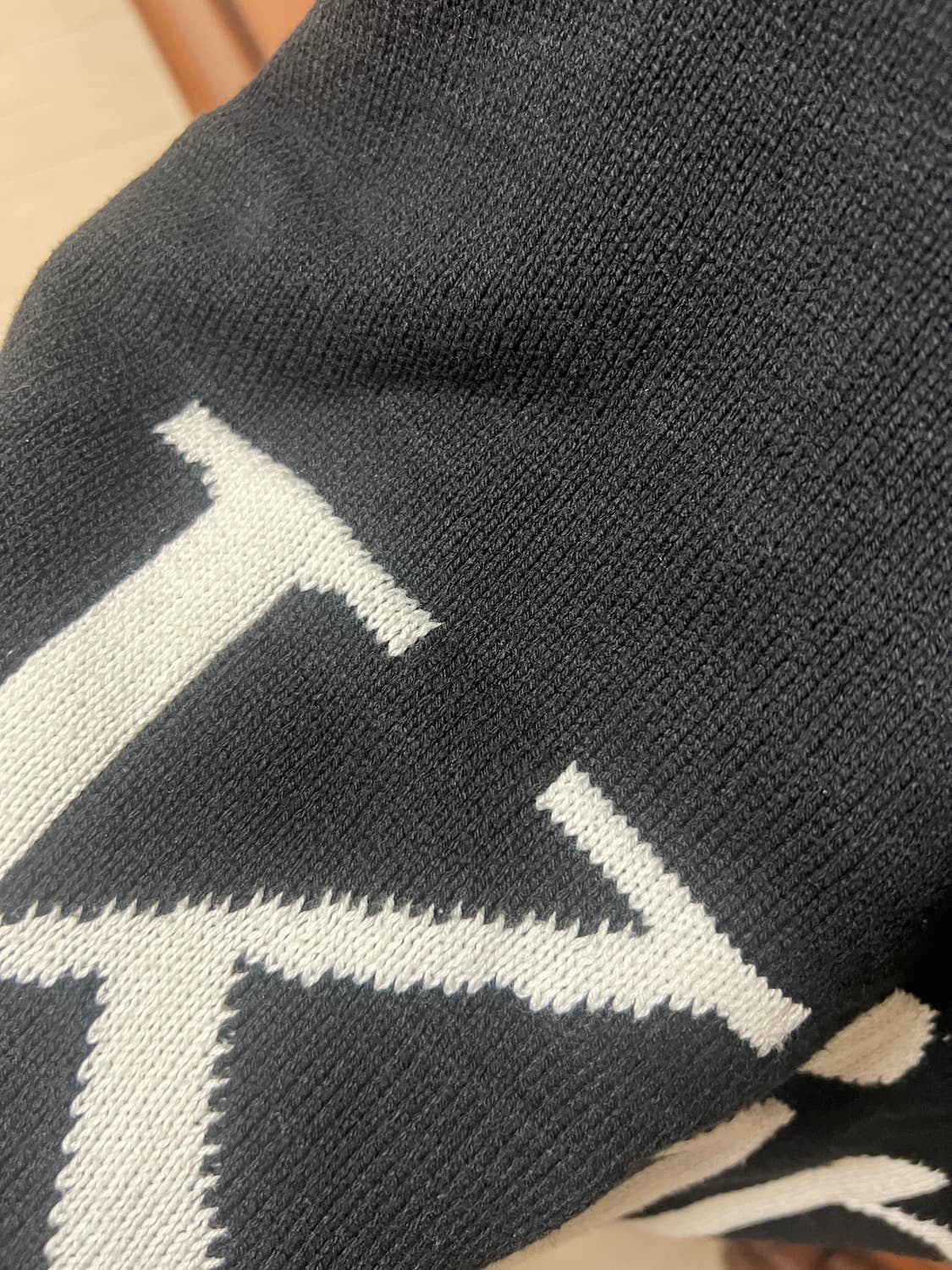 BIG LOGO KNIT PULLOVER IN BLACK 상품이미지6