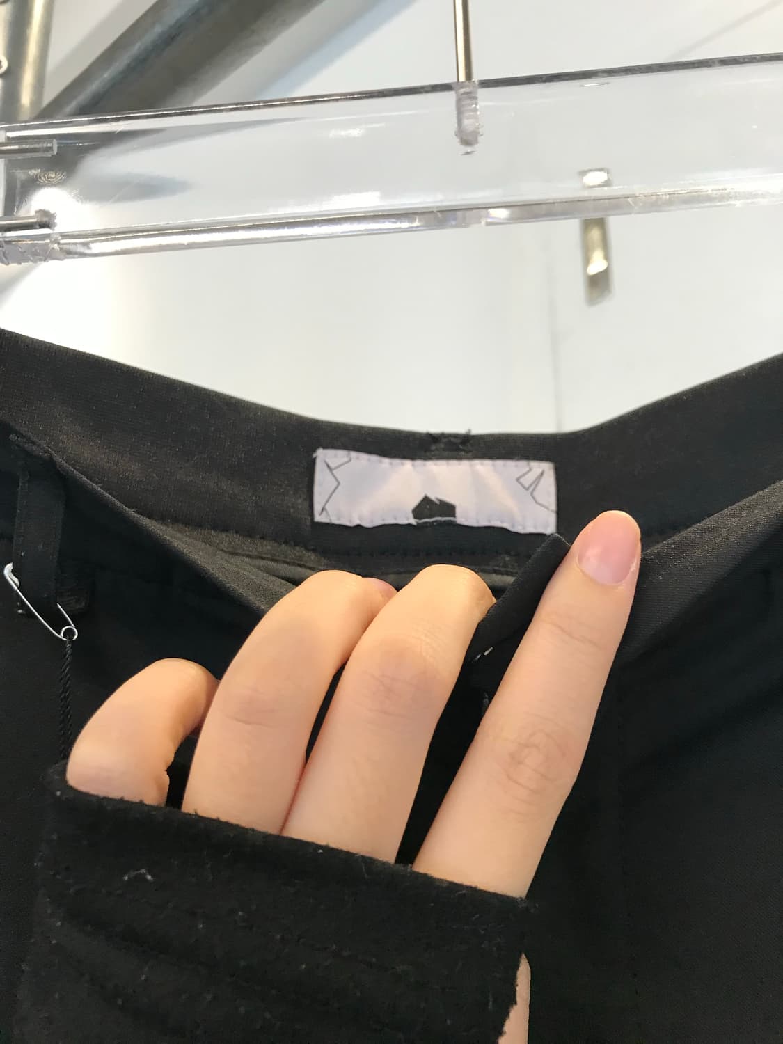 KANGJUNGSEOK Cut-Out Detail Black Pant 상품이미지3