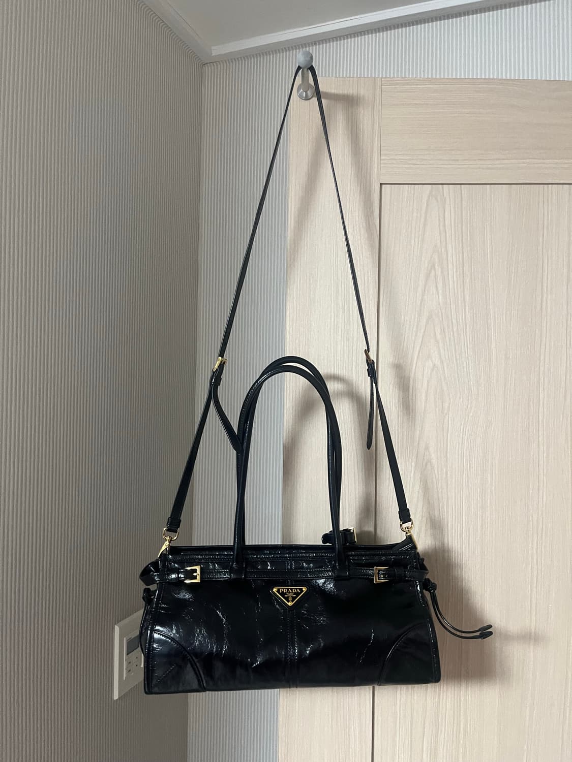 프라다 보니 미디엄 가죽 핸드백 상품이미지2