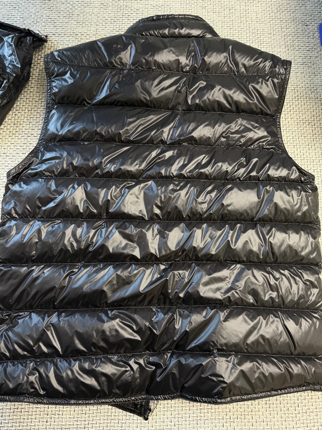 [새상품급/오케이몰]23fw 국문택 몽클레어 패딩조끼 2 블랙 상품이미지8