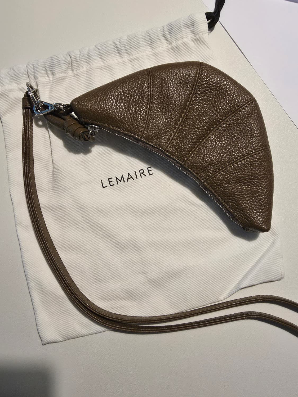 르메르 (Lemaire)의 크루아상 코인 퍼스 판매해요 상품이미지1