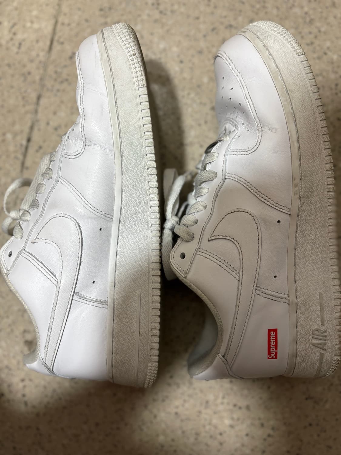 [255] 나이키 x 슈프림 에어포스 1 로우 화이트 상품이미지4