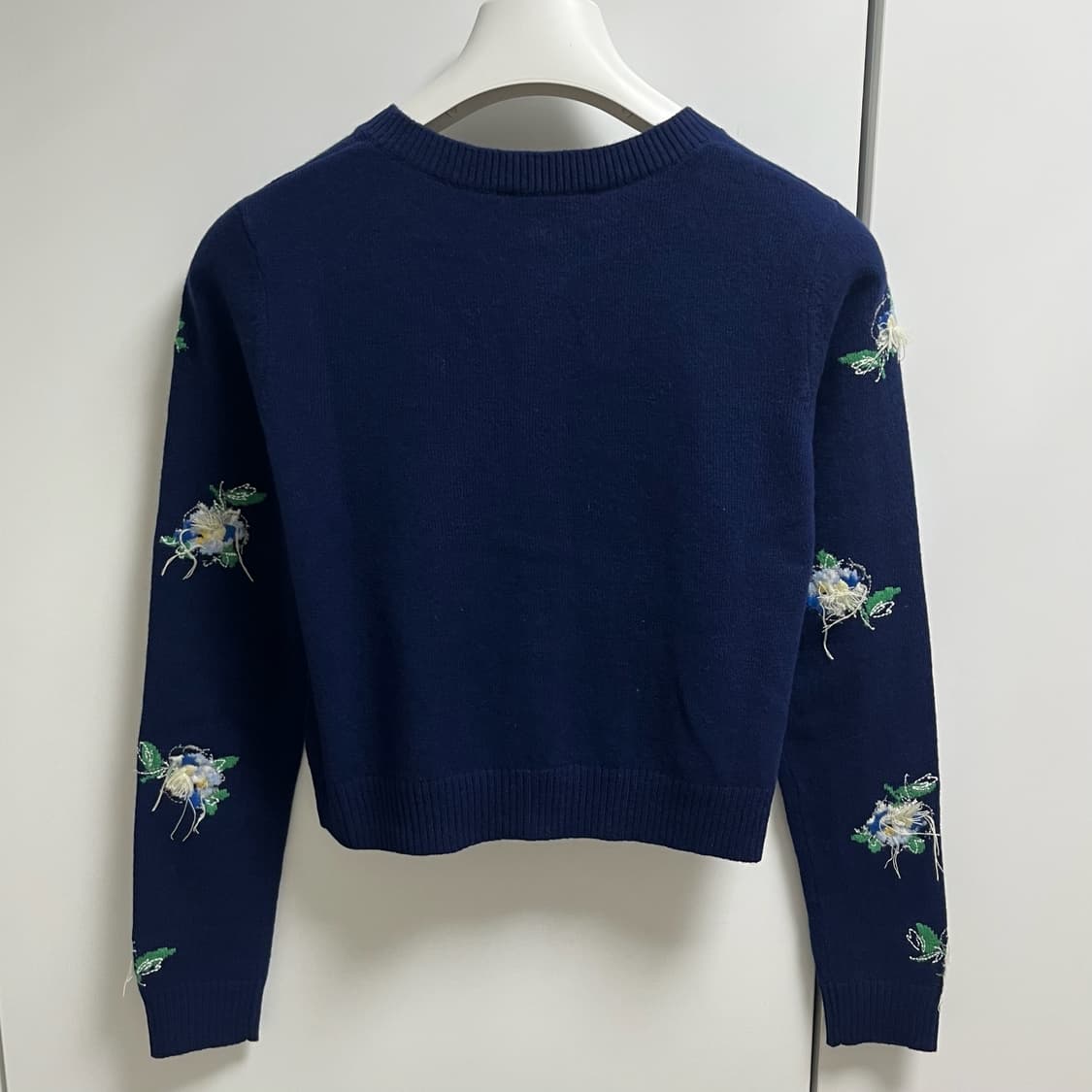 [8,10]슈슈통 26ss 스레드워크 플로럴 가디건/네이비 상품이미지2