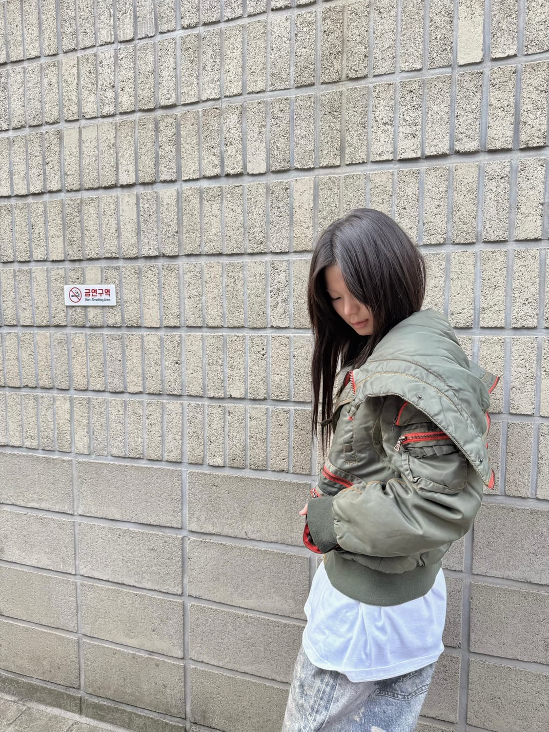 크롭 아웃포켓 디테일 봄버자켓 상품이미지9