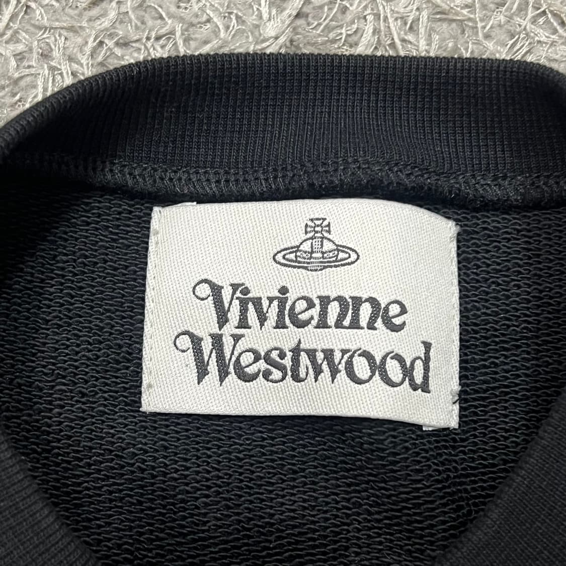 [우먼90] 비비안웨스트우드 크롭맨투맨(매장판) 상품이미지3