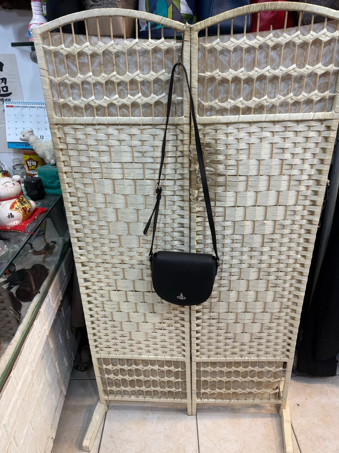 정품 비비안웨스트우드 크로스백 팝니다 상품이미지1