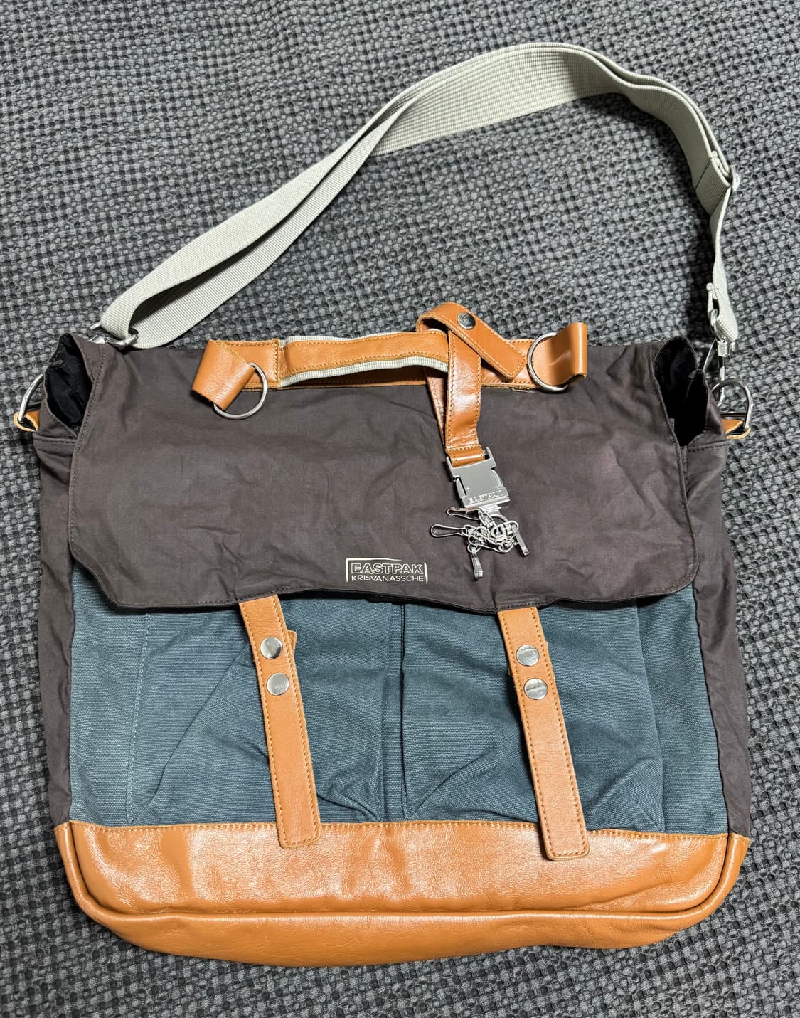 크리스 반 아쉐 X 이스트팩 아카이브 크로스/메신저백 상품이미지2