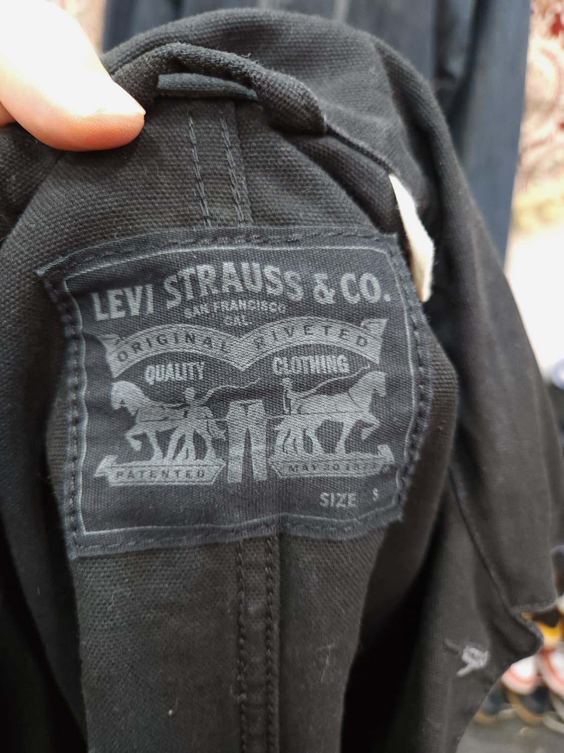 리바이스 블랙 데님 커버롤

 상품이미지6