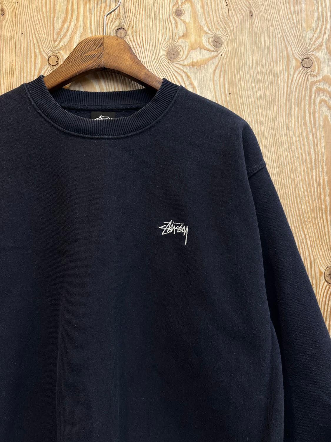 스투시 베이직 로고 자수 맨투맨 상품이미지2
