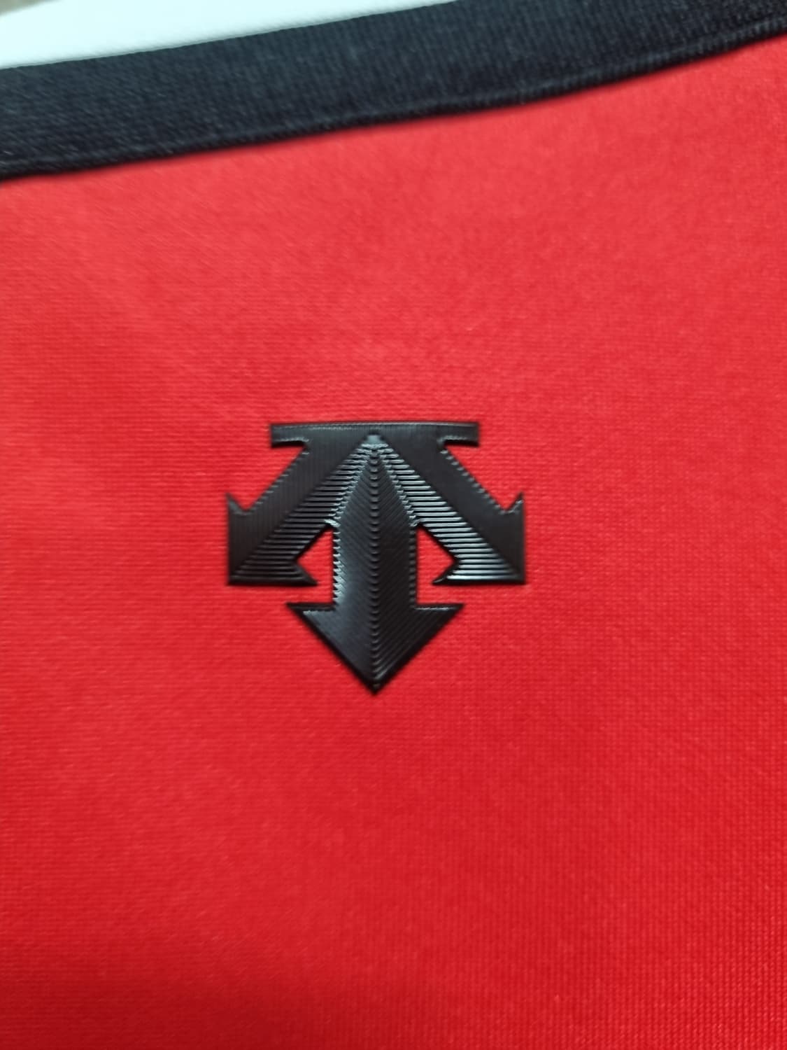 데상트 여성 간절기용 기능성 집업 상품이미지4