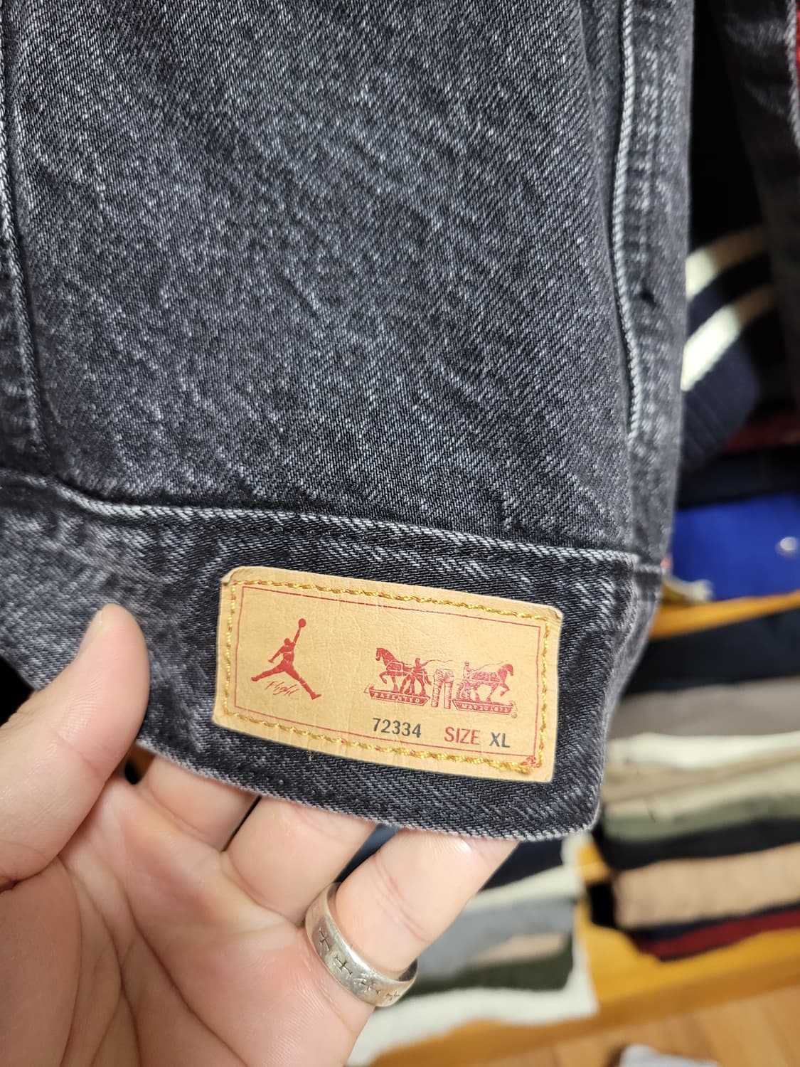 에어 조던 x 리바이스 한정판 리버시블 트러커 자켓 상품이미지7