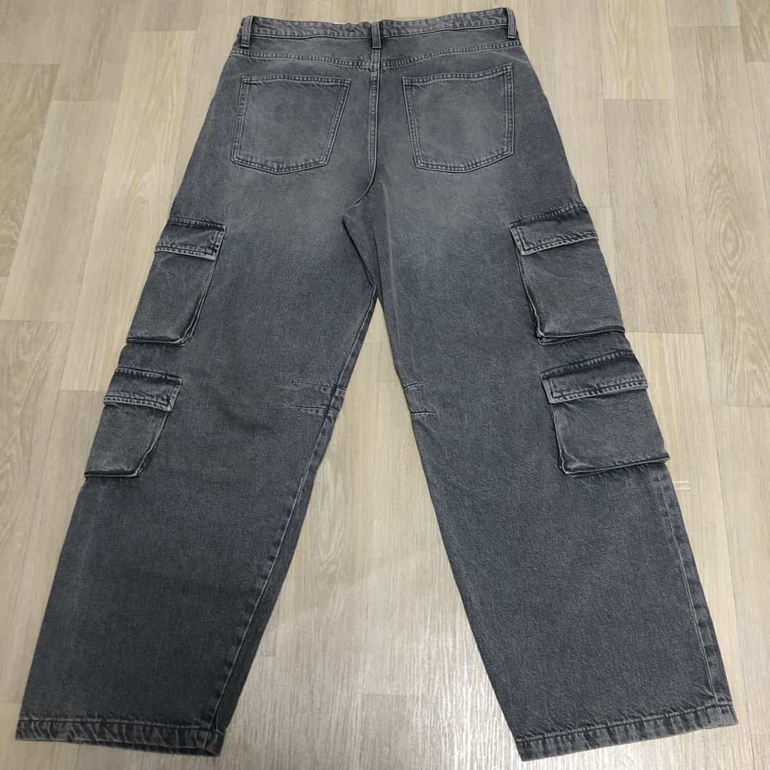 (36) 새상품 자라 ZARA 페이디드 와이드핏 카고 팬츠 워시드 차콜 상품이미지9