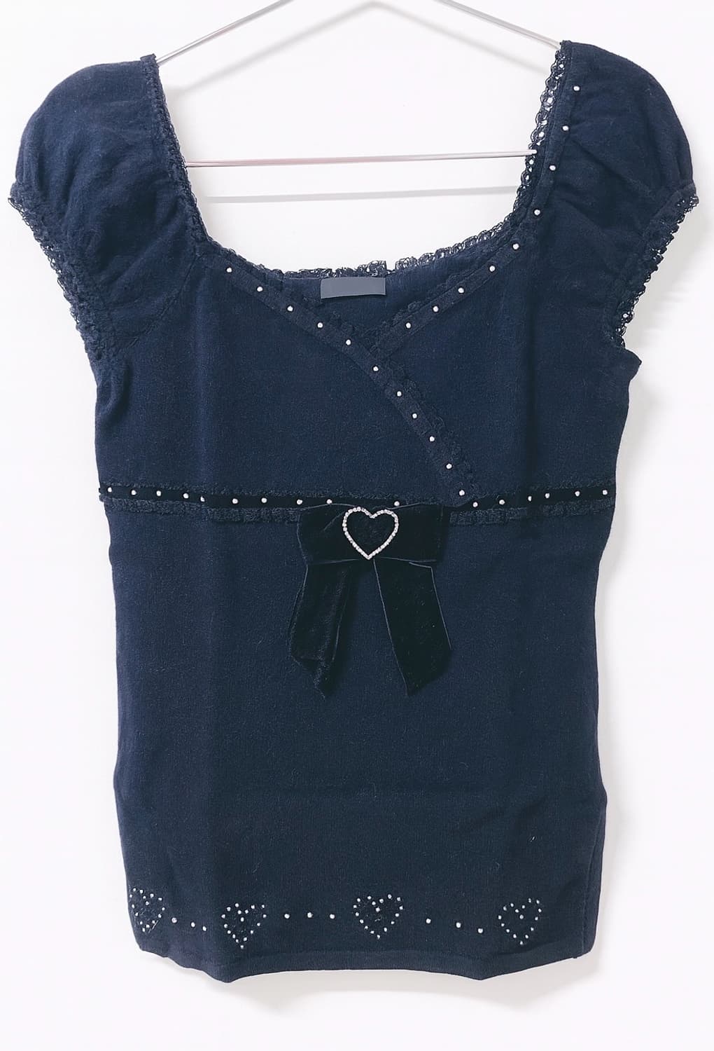 일브 블랙 비즈 하트 벨벳 리본 로걀탑 상품이미지1