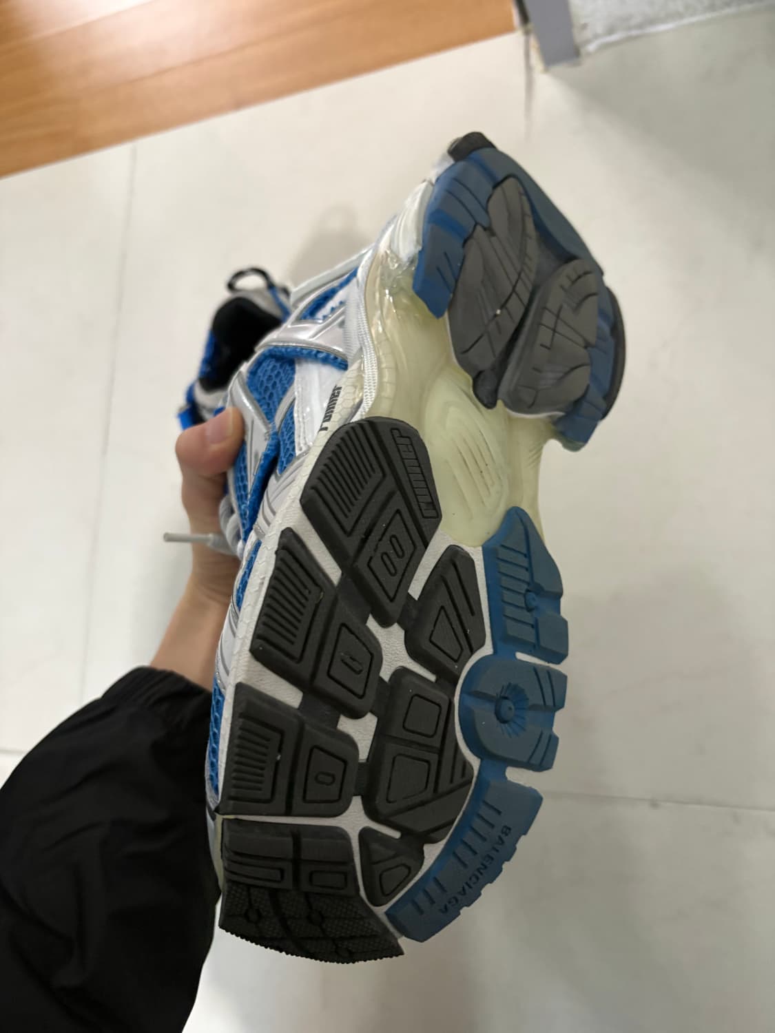 발렌시아가 뉴러너 41사이즈 상품이미지3