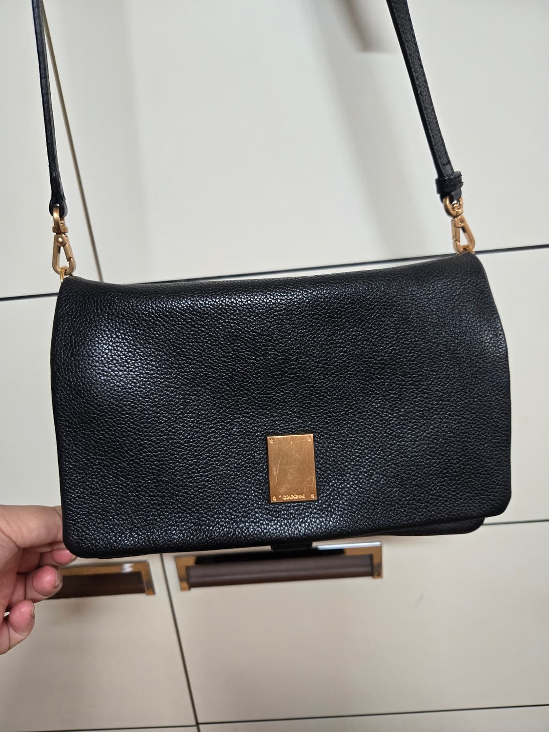 쿠론 가죽 크로스백 상품이미지1