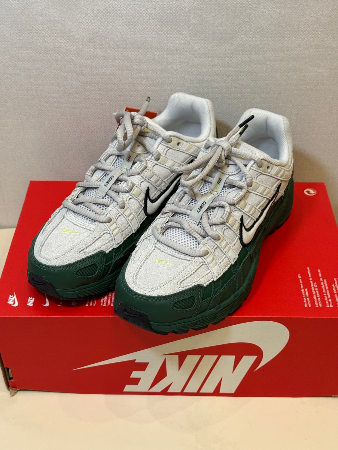 나이키 P-6000 프리미엄 라임라이트 다크 스모크 그레이 240mm 상품이미지1