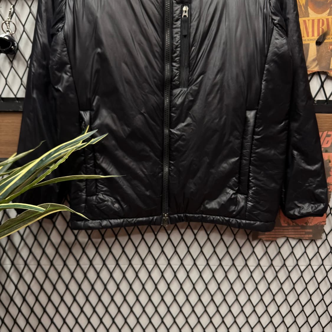 노스페이스 경량 다운 점퍼 전면 포켓 집업 포인트 블랙 상품이미지4