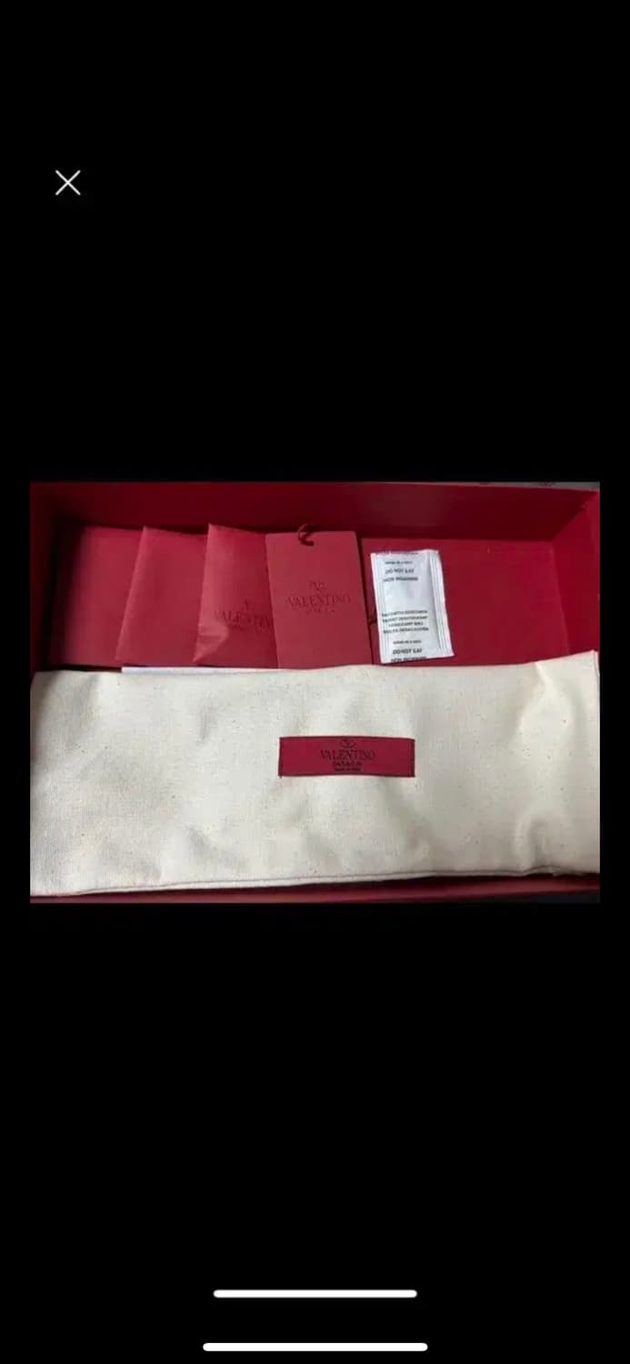 발렌티노 락스터드 언벨롭 클러치 상품이미지2