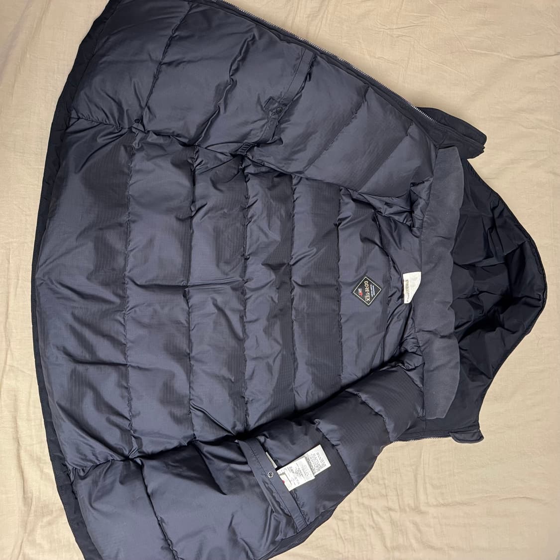 [m]나나미카 고어텍스 다운 코트 네이비 상품이미지6