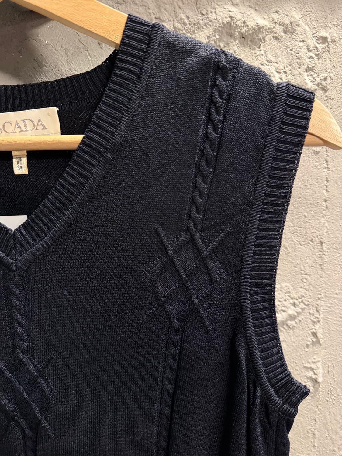 에스카다 케이블 니트 베스트 블랙 36  상품이미지3