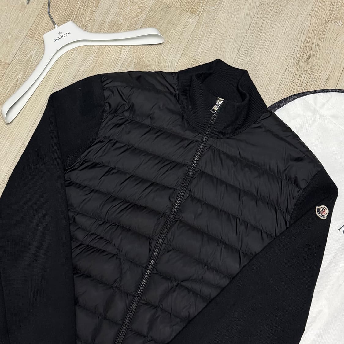 [블랙2XL/새상품급] 몽클레어 니트패딩 김현우 니트패딩 트리콧 블랙 상품이미지2