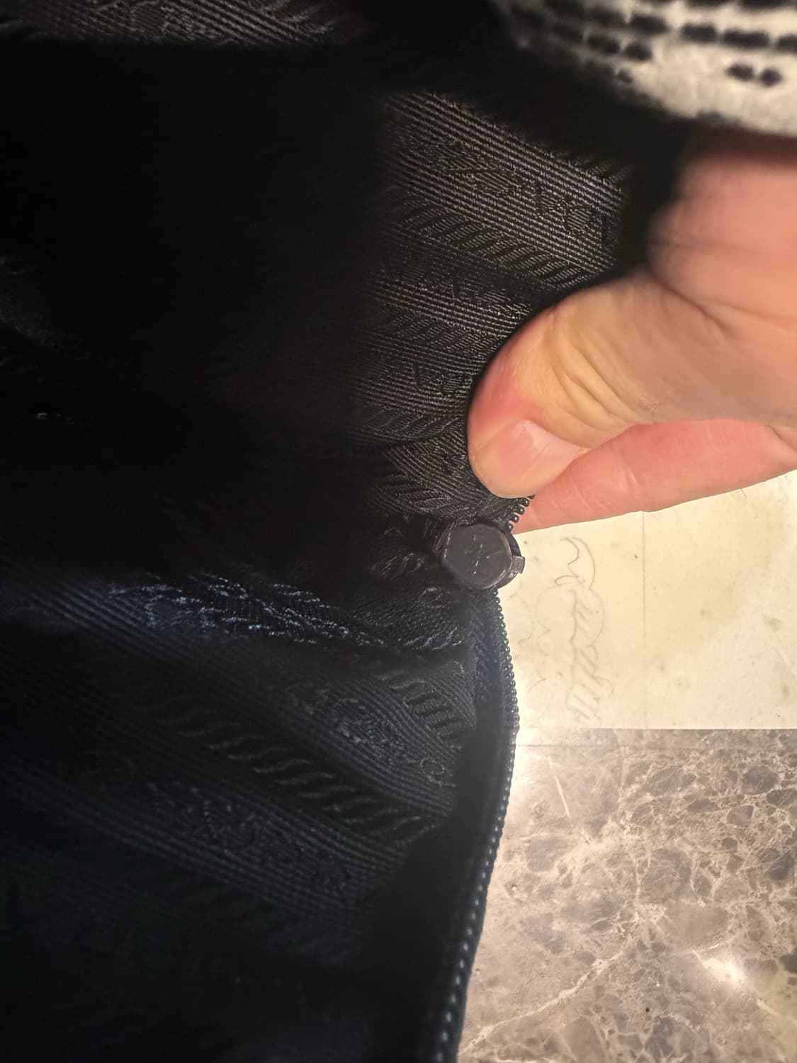 정품 프라다 나일론 토트백 팝니다 상품이미지8