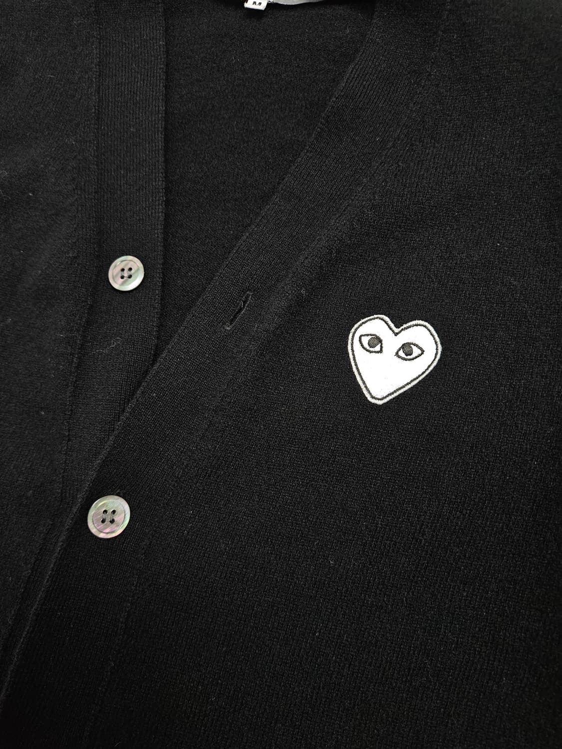 꼼데가르송 화이트 와펜 가디건 블랙 상품이미지3