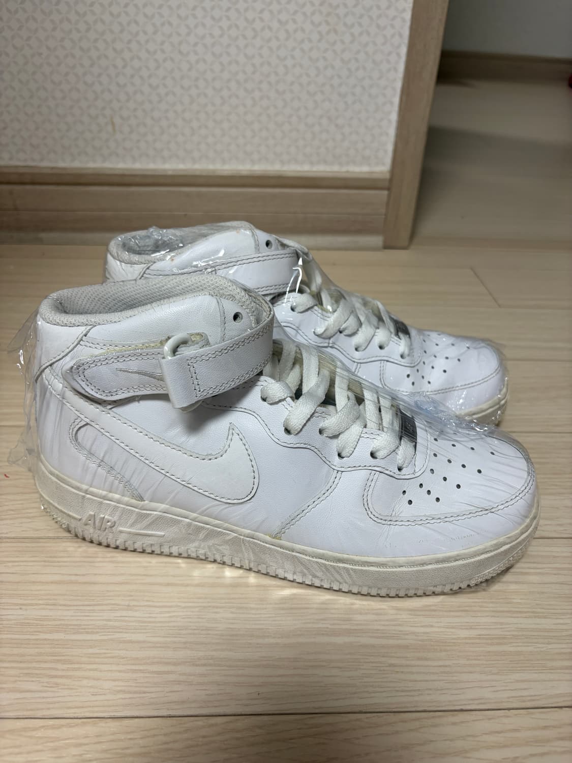 나이키 에어포스1 미드 245 상품이미지8