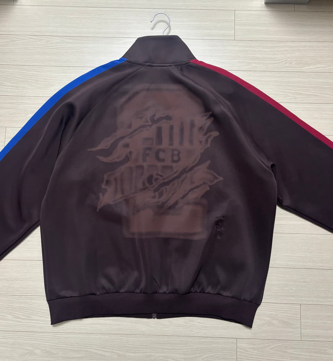 나이키 x 트래비스 스캇 x 바르셀로나 자켓 L 상품이미지4