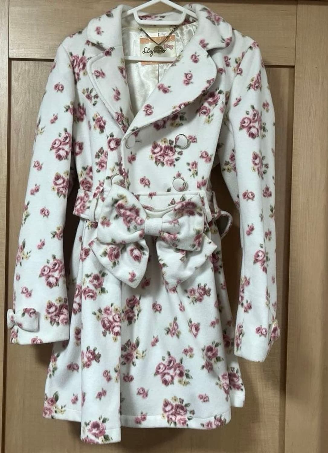 리즈멜로 플로럴 화이트 롱코트 상품이미지1
