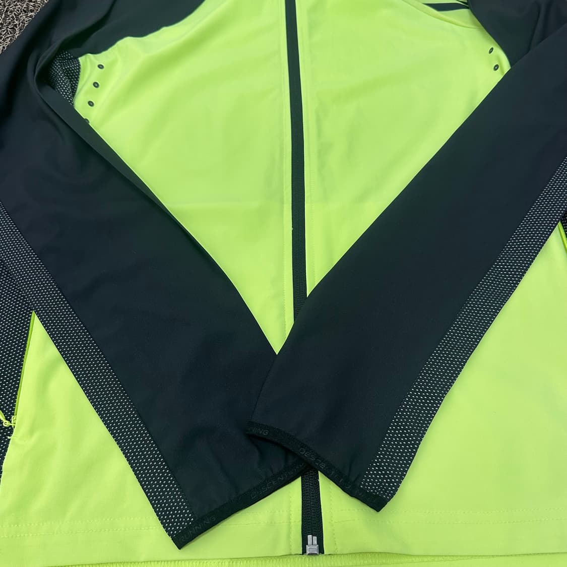 데상트 기능성 집업 운동복 100(L) 상품이미지4