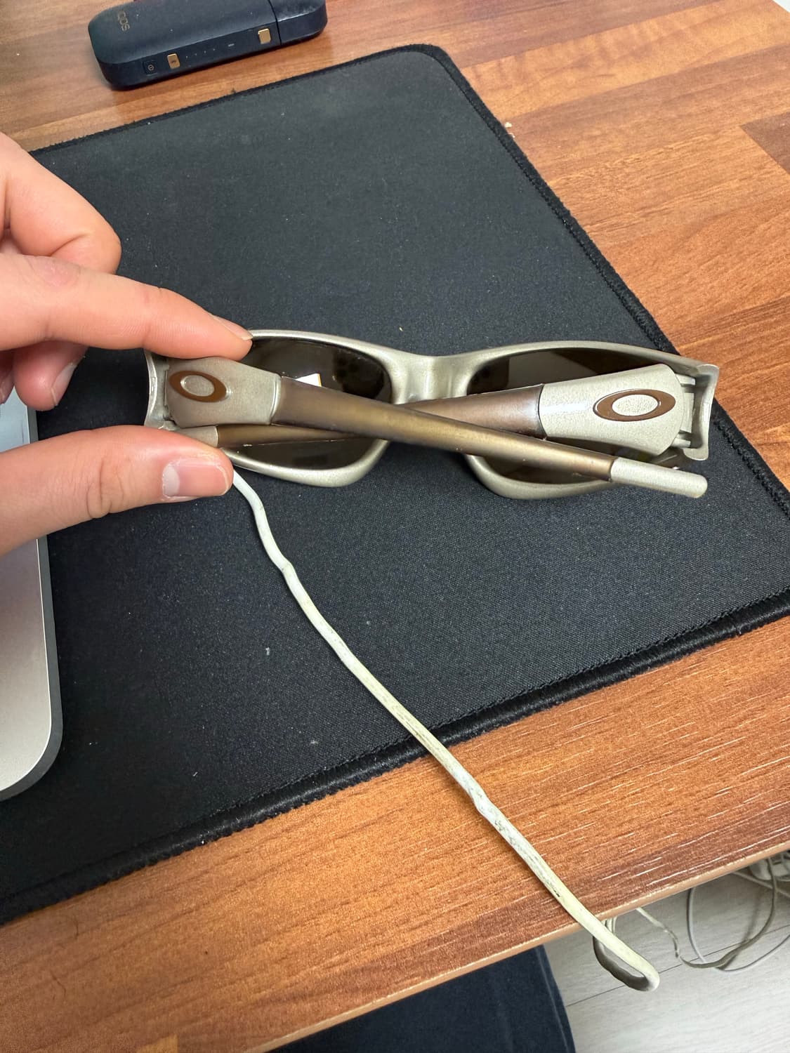 오클리 스트레이트자켓1.0 메탈릭샌드 상품이미지3