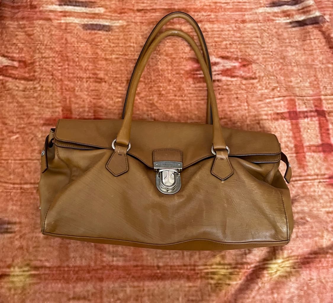 프라다 바게트백 상품이미지1