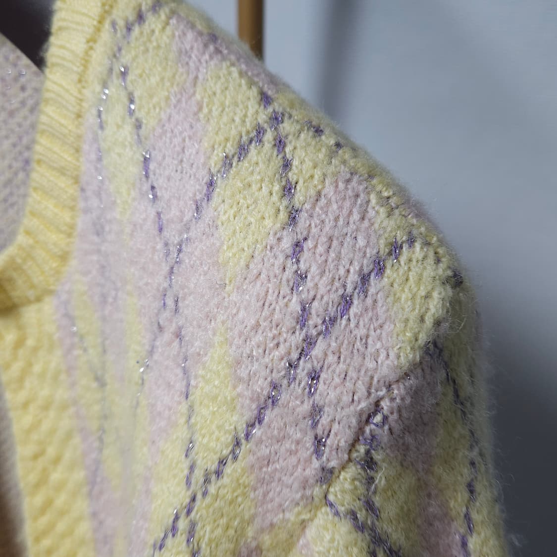 M ) 자라 여성 메탈릭 아가일 크롭 가디건  상품이미지5