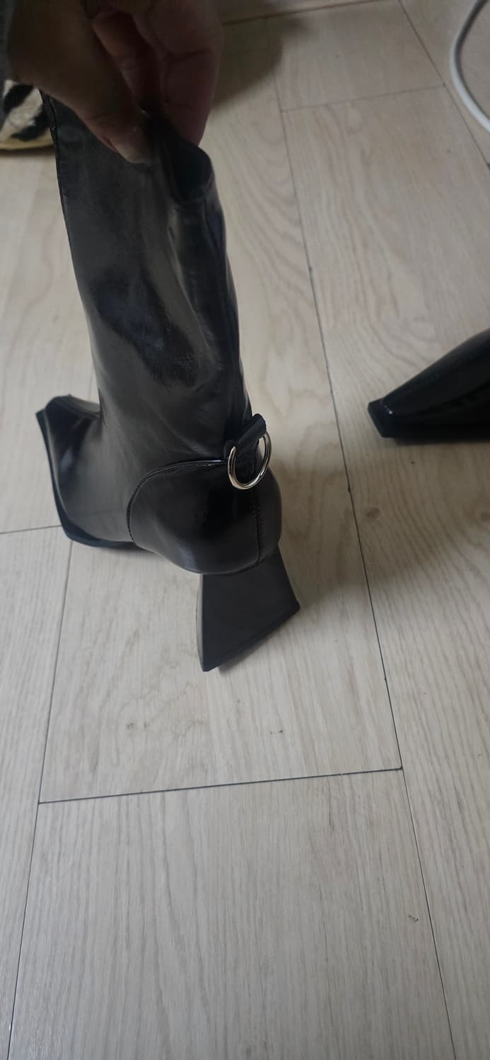블랙 앵클부츠 새것 상품이미지2