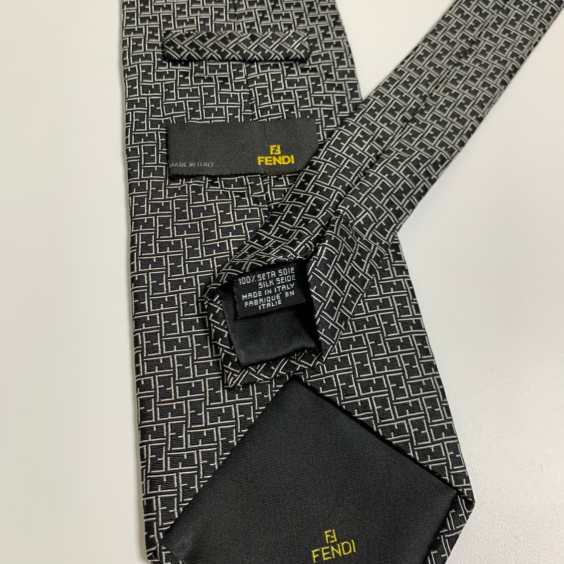펜디(FENDI) 신형 FF모노그램 명품넥타이 블랙컬러 A+등급 최상급 상품이미지7