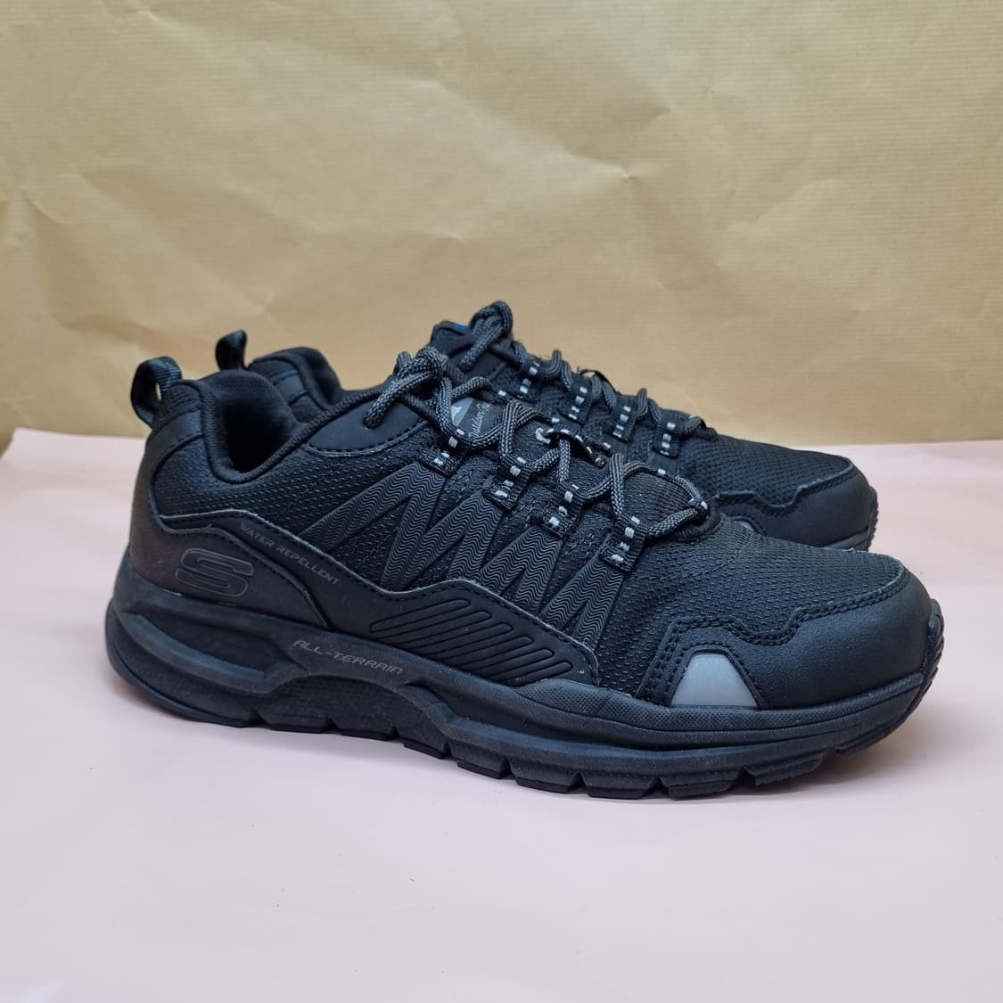 스케쳐스 이스케이프 2.0 블랙 운동화250 상품이미지1