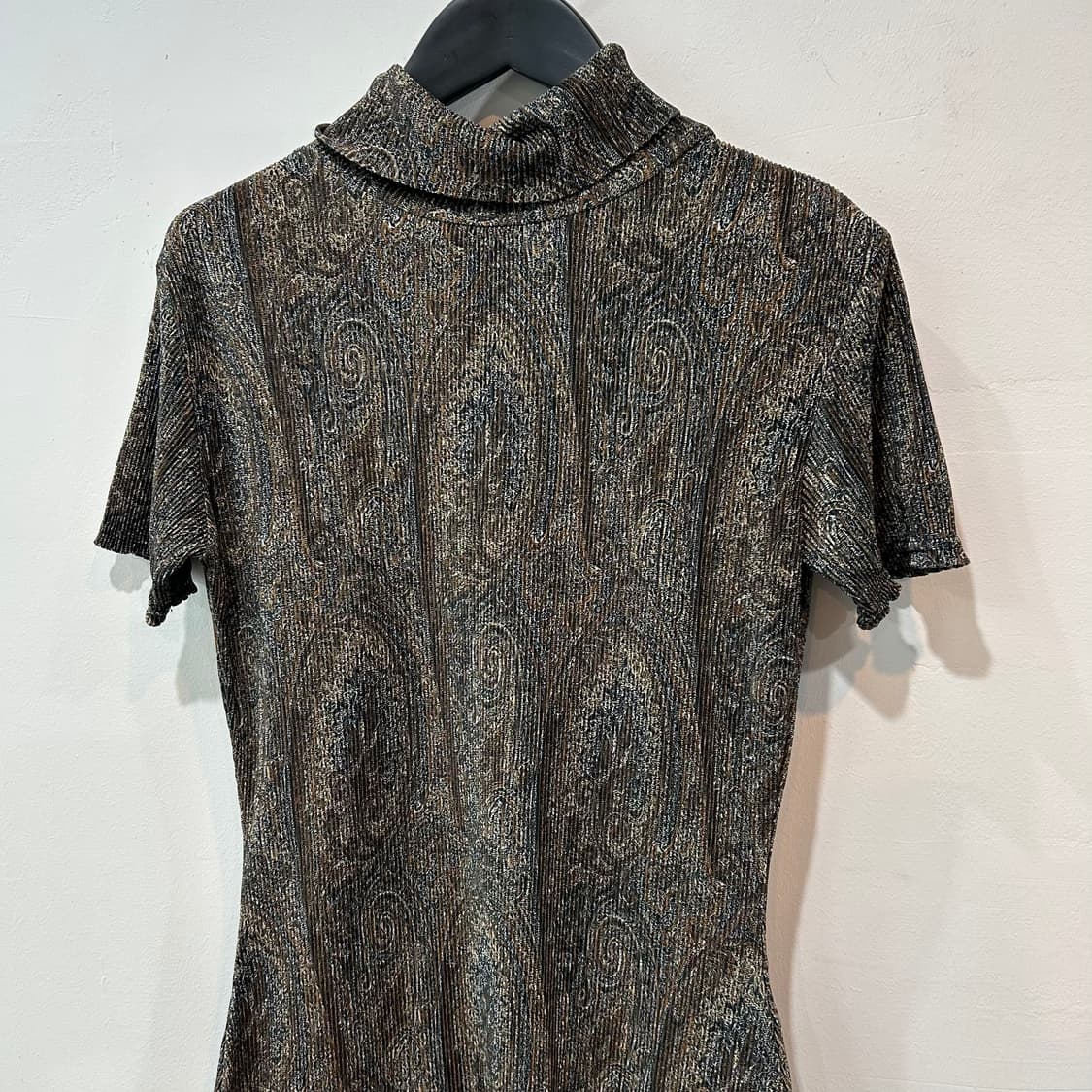 페이즐리 패턴 플리츠 탑 상품이미지2