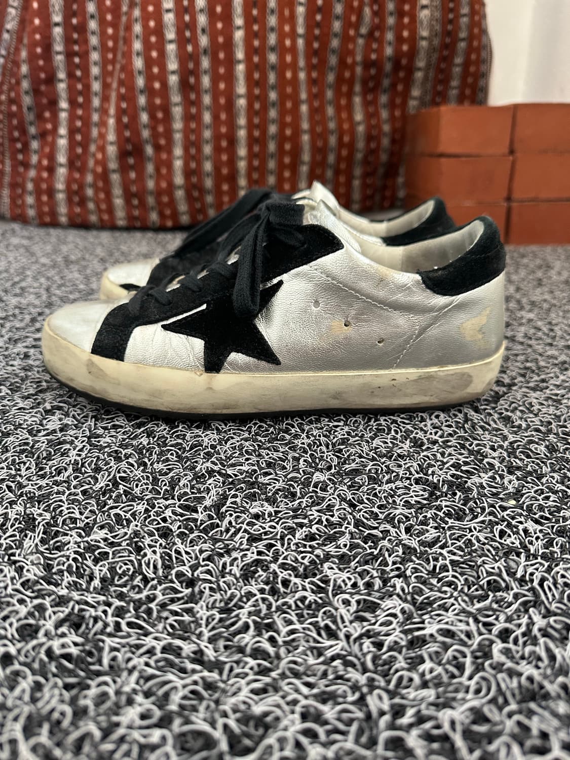 골든구스 슈퍼스타 스니커즈 실버 36 / 230 상품이미지1