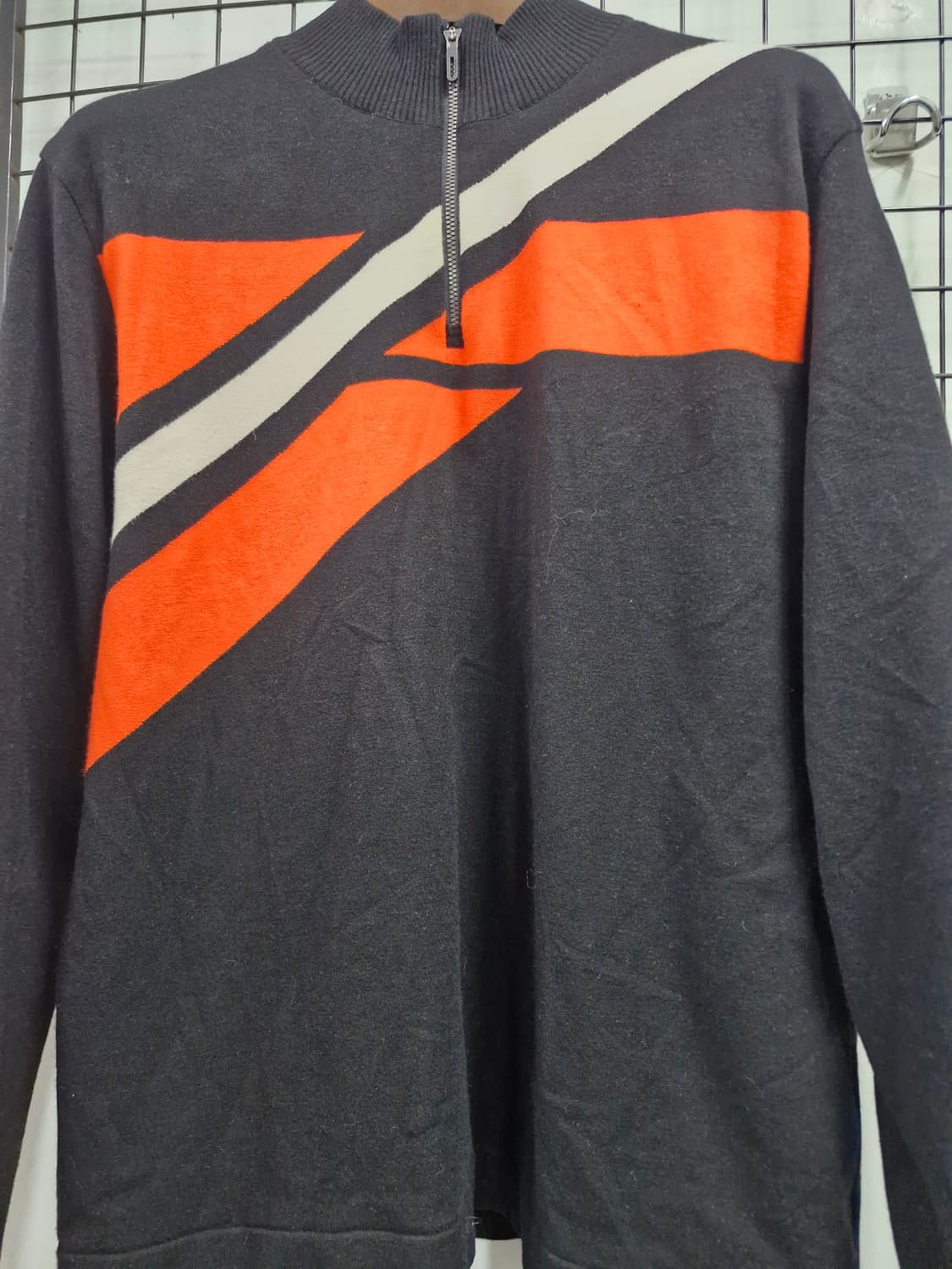 100-105XL 데상트 골프 라인블록 방풍 니트스웨터. 상품이미지5