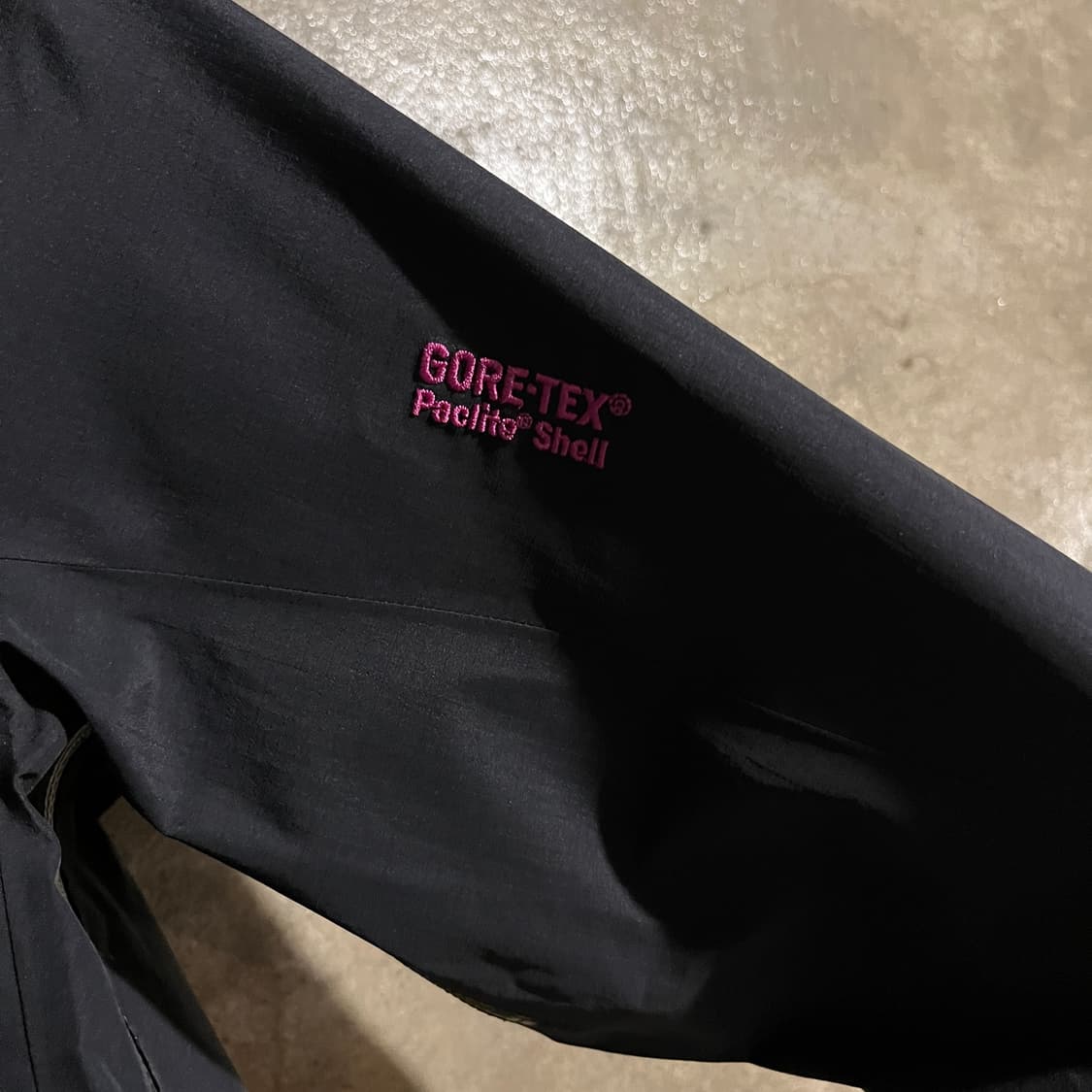 아크테릭스 고어텍스 팩라이트 쉘 여성 자켓 블랙 상품이미지7