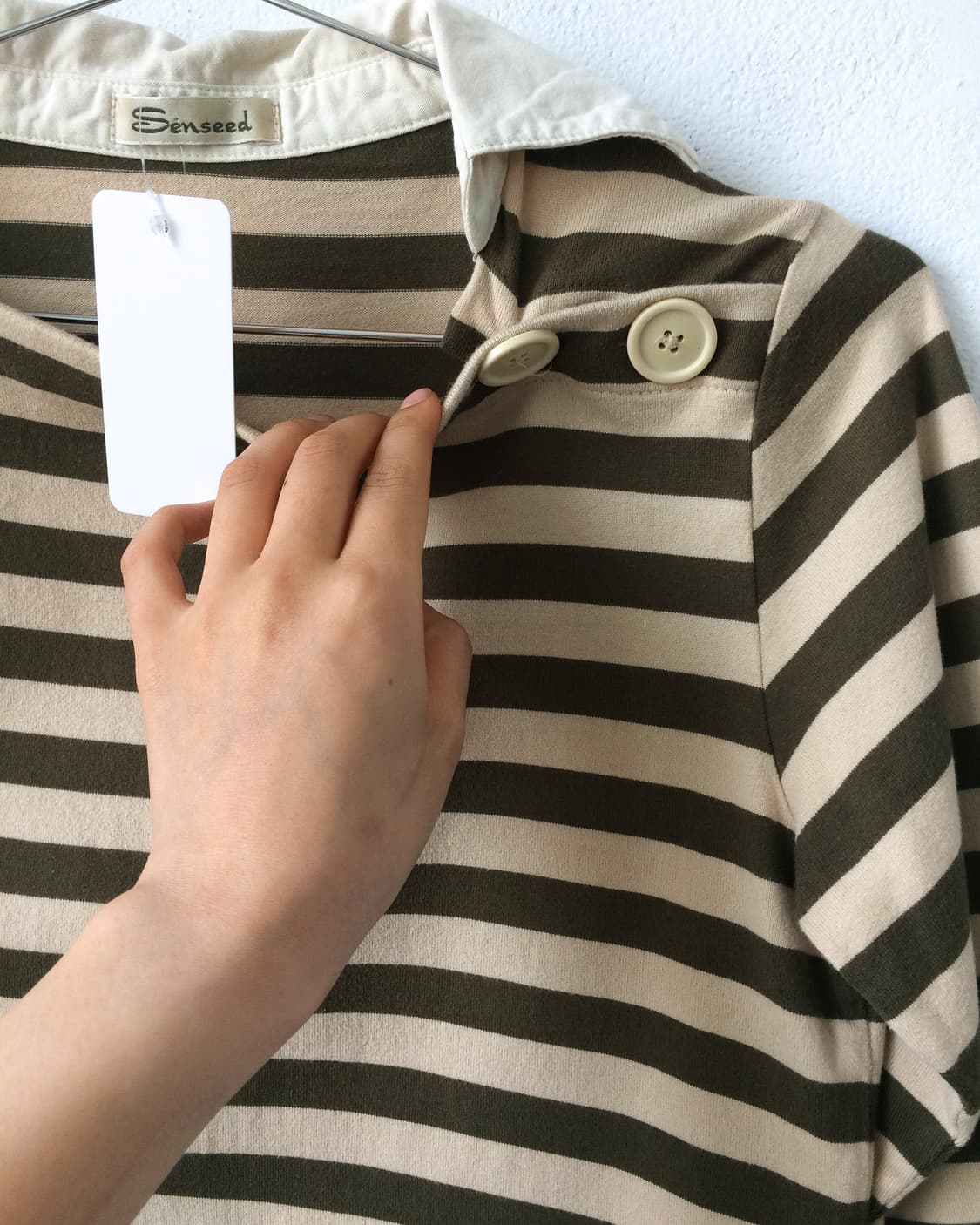 Button point stripe pattern top 상품이미지5