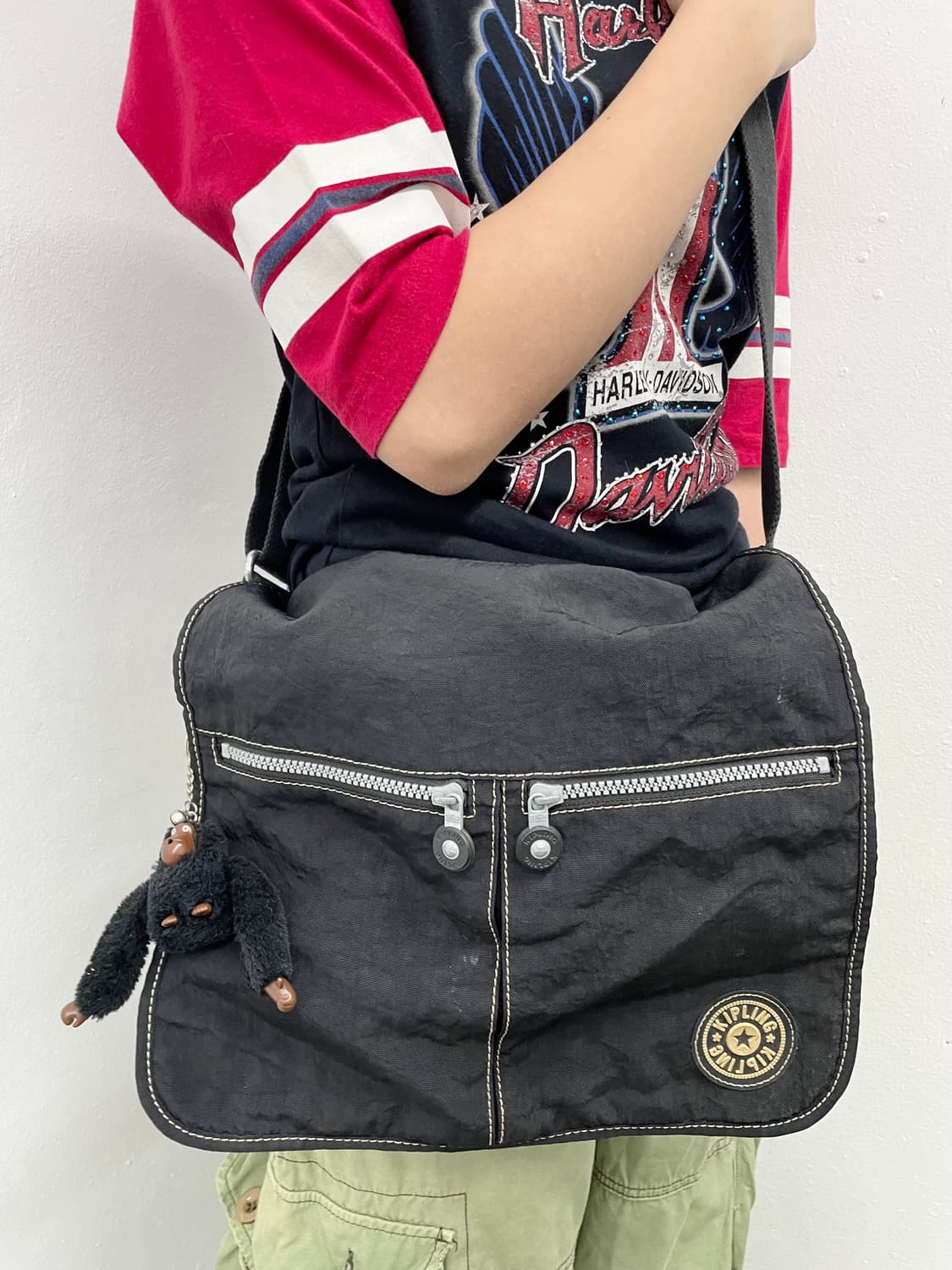 키플링 블랙 포켓 메신저 크로스백 상품이미지4