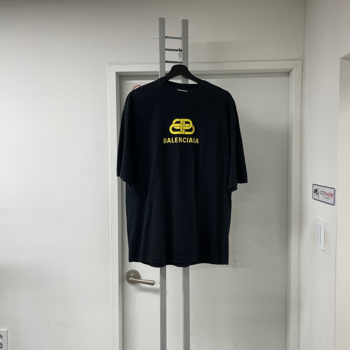 발렌시아가 블랙 반팔 티셔츠 M 상품이미지1