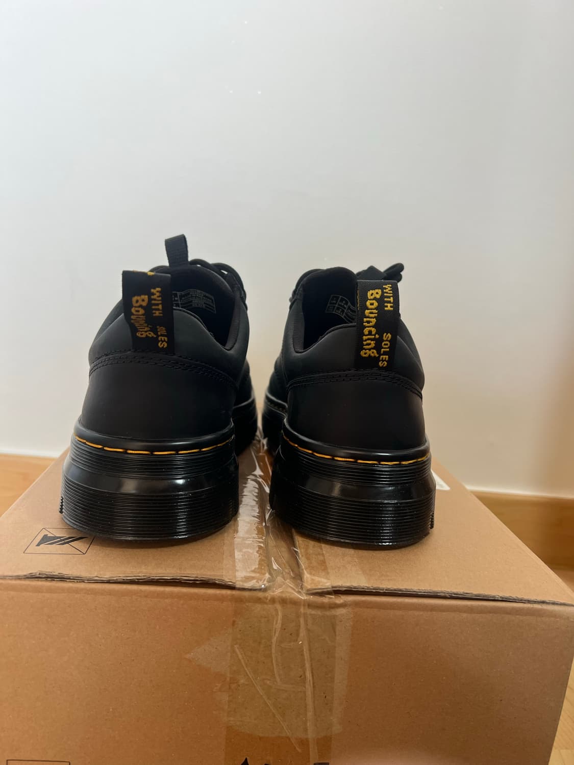 닥터마틴 리더 와이오밍 레더 유틸리티 슈즈 블랙 상품이미지4