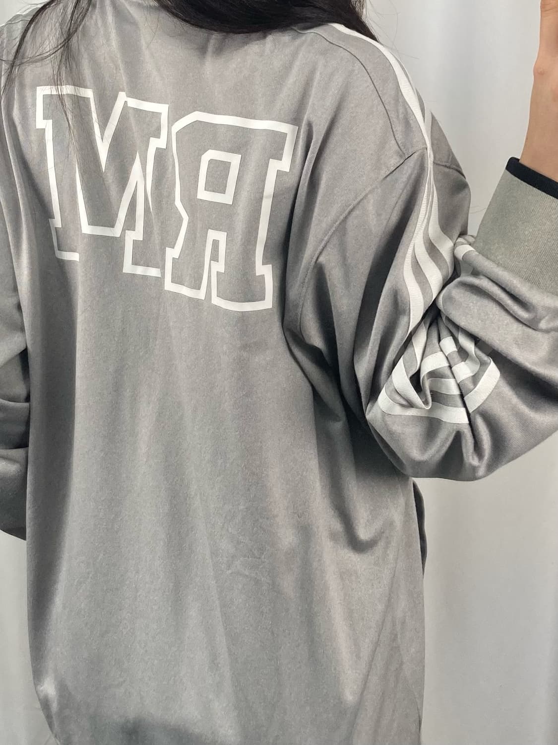 아디다스 레알마드리드 그레이 트랙탑 져지 상품이미지4