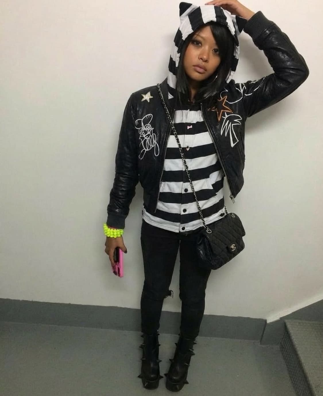 Skoloct  여성 크롭 페인티드 귀요미 양가죽자켓 상품이미지1