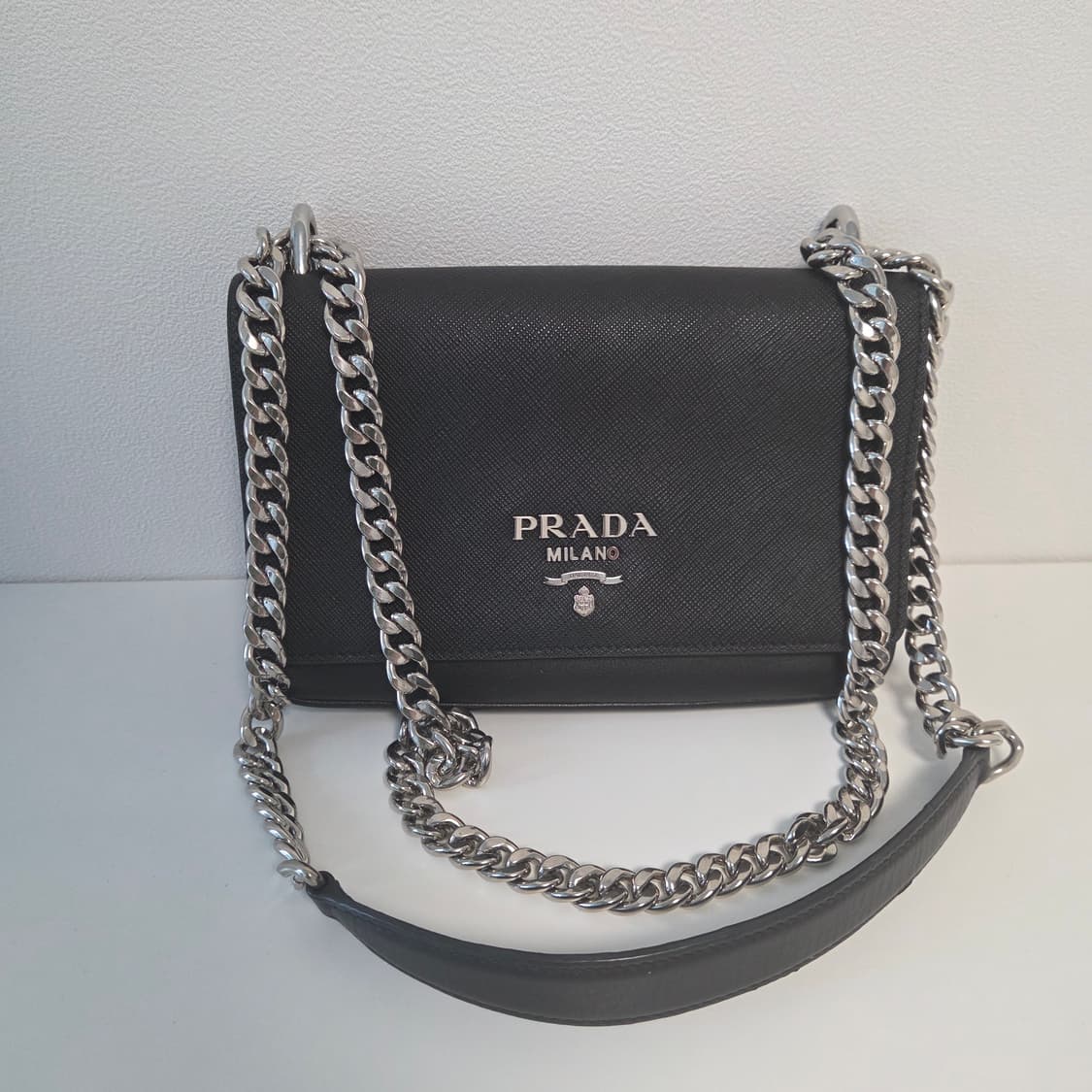PRADA 프라다 정품 사피아노 카프스킨 은장 체인백 숄더백 크로스백 상품이미지2
