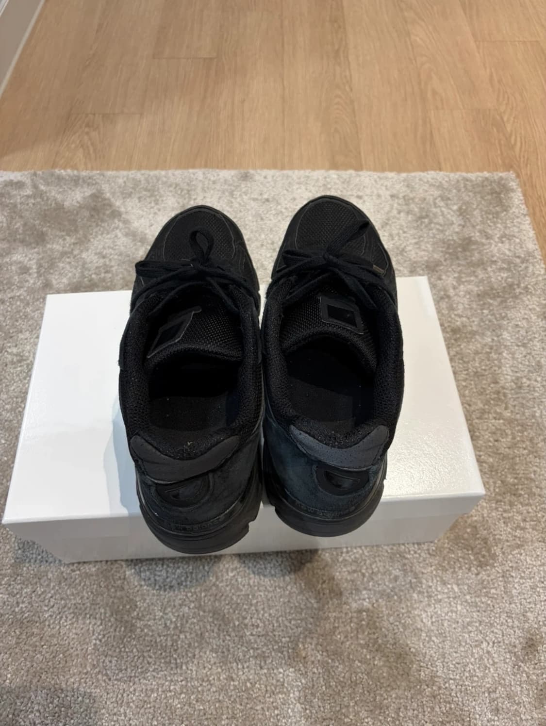 뉴발란스 990v4 트리플블랙 265사이즈 판매  상품이미지3