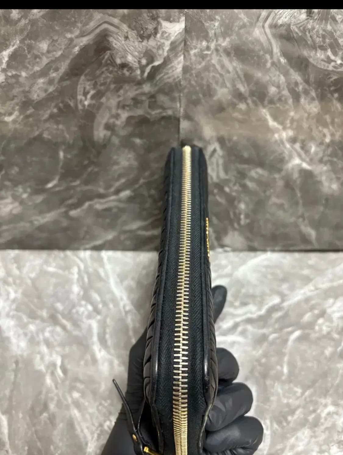 미우미우 마테라쎄 나파 가죽 장지갑 상품이미지5